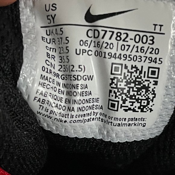 Nike Kids Sneakers - Black and Red - Picture 11 of 11
